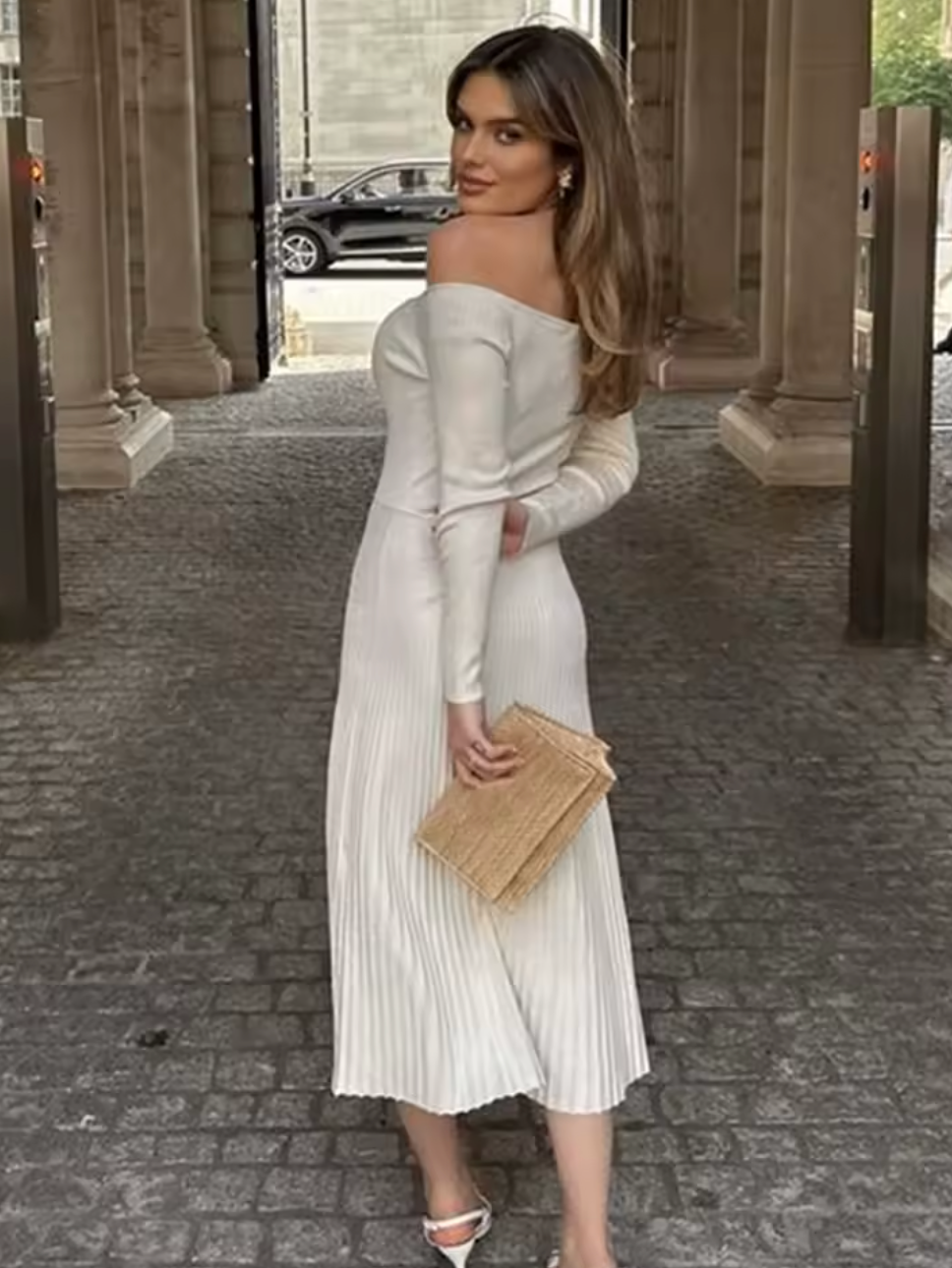 Robe élégante avec épaules dénudées