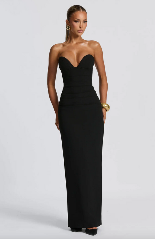 Robe longue avec épaules dénudés