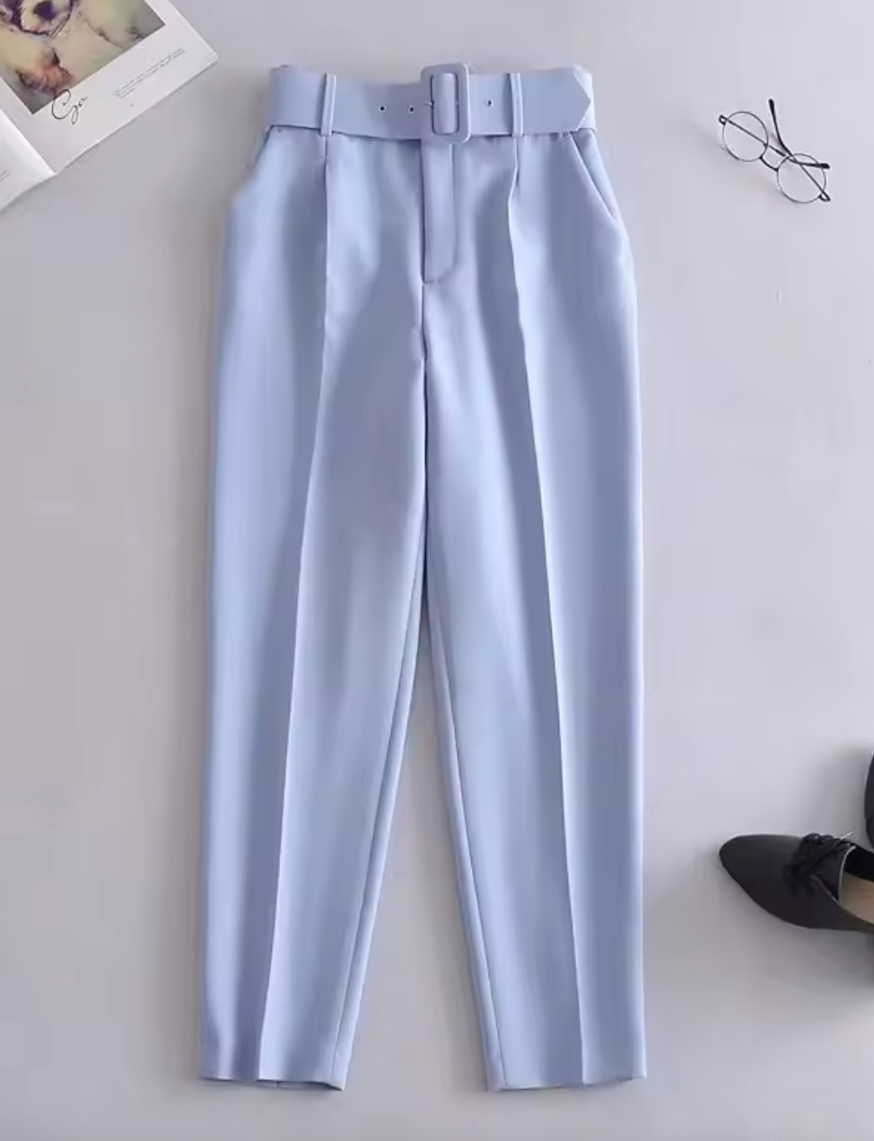 Pantalon élégant avec ceinture intégrée