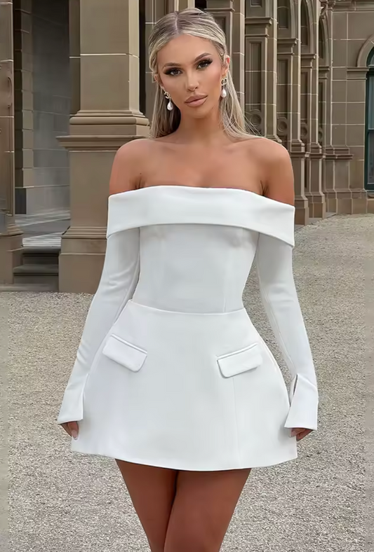 Robe moulante avec épaules dénudées