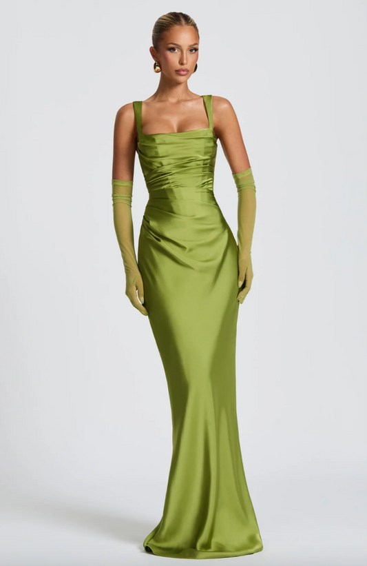 Robe longue en satin style sirène