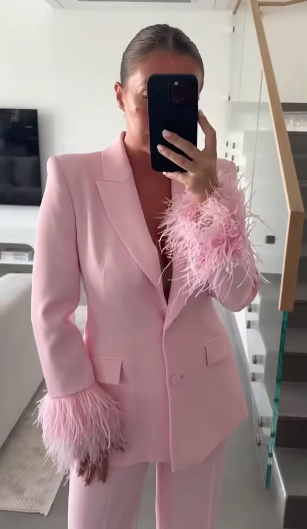 Blazer avec plumes et pantalon élégant