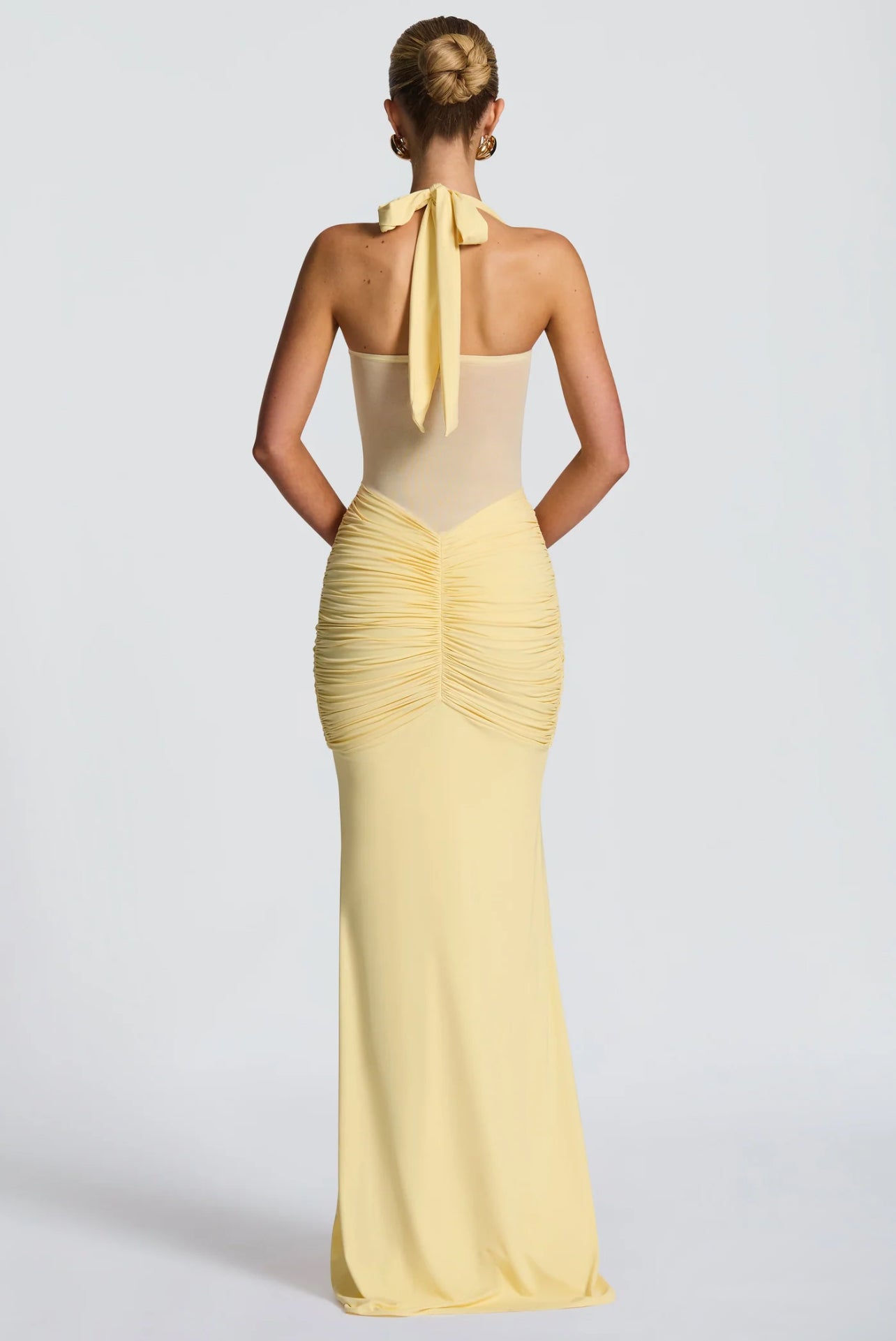 Robe longue avec maille transparente