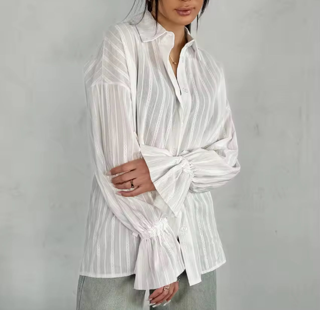 Chemise élégante avec manches évasées