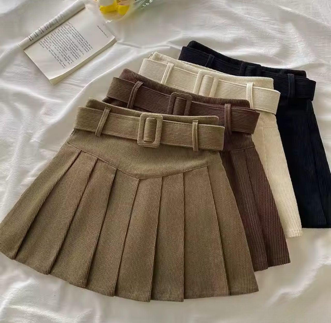 Jupe en velours côtelé avec ceinture