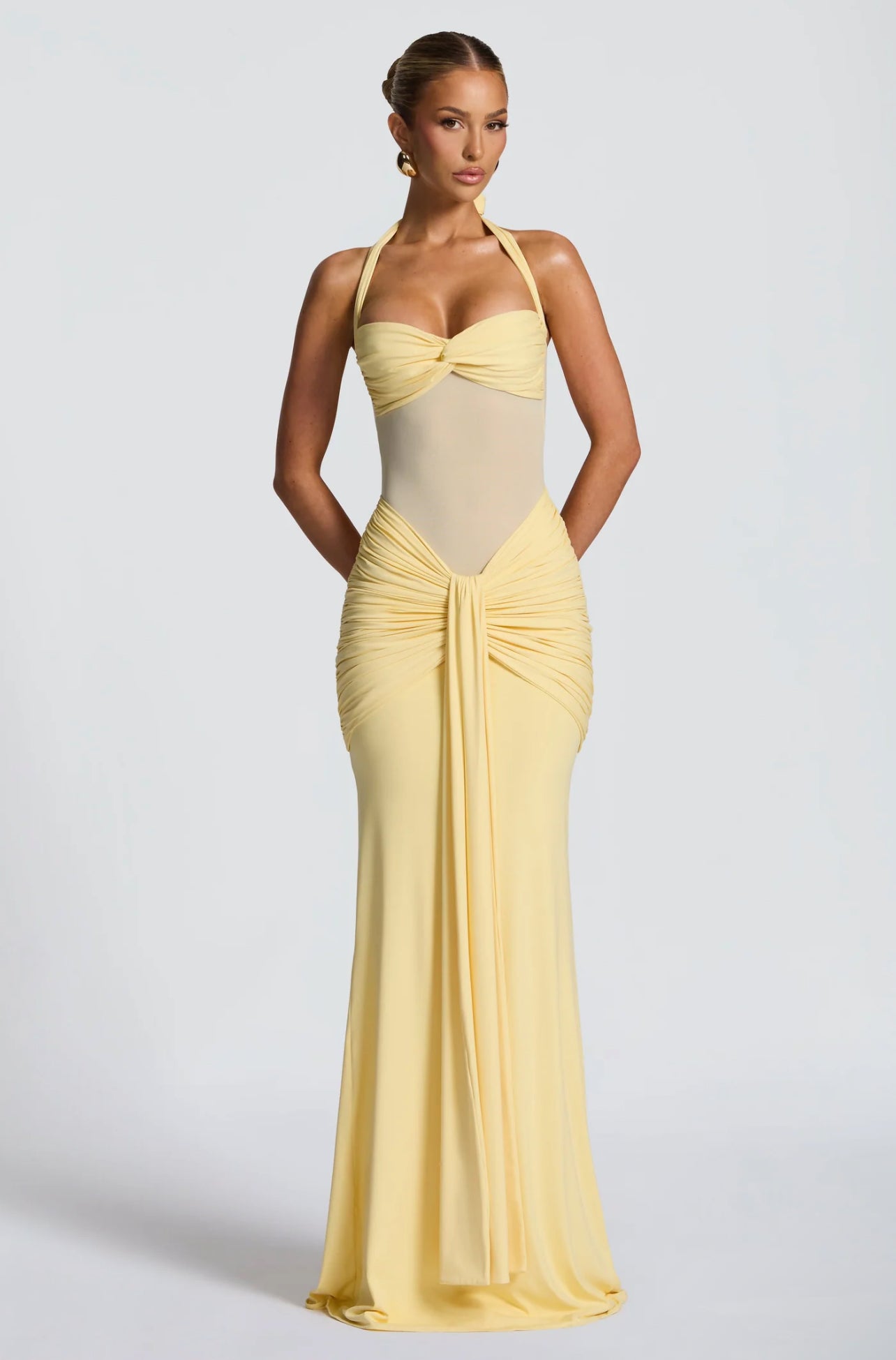 Robe longue avec maille transparente