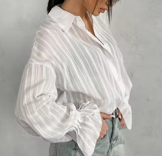 Chemise élégante avec manches évasées