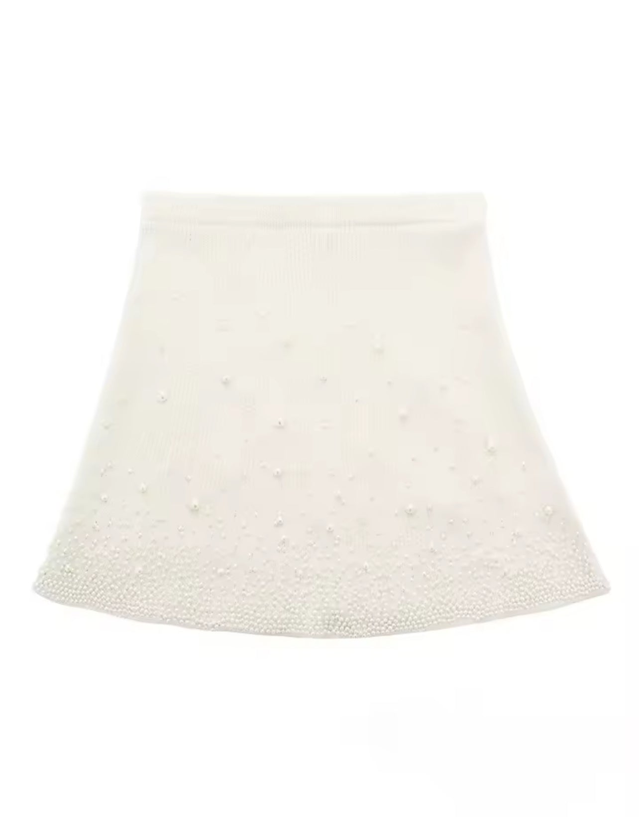 Pull et jupe avec détails perlés