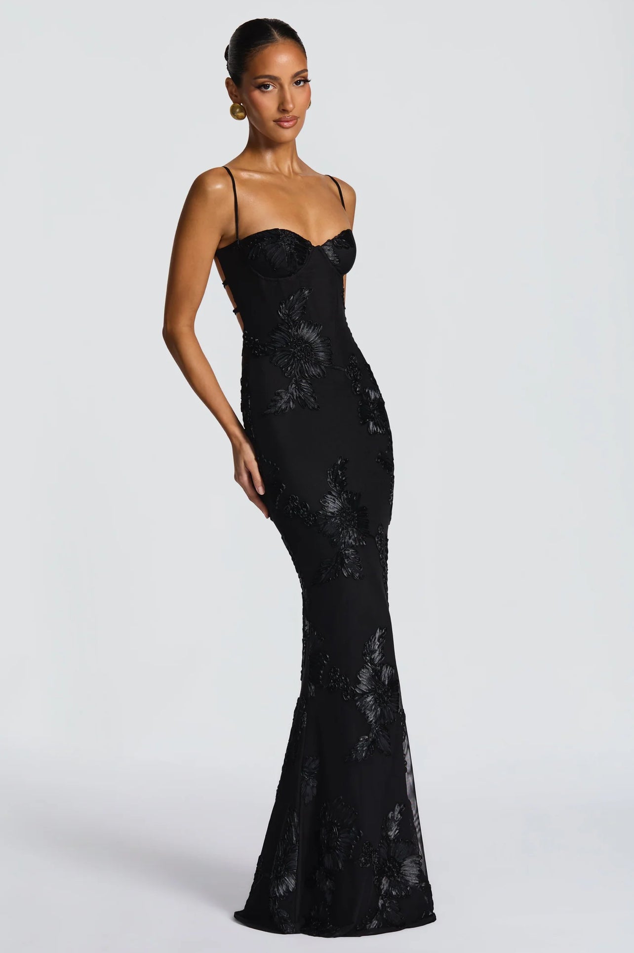 Robe longue avec strass et sequins