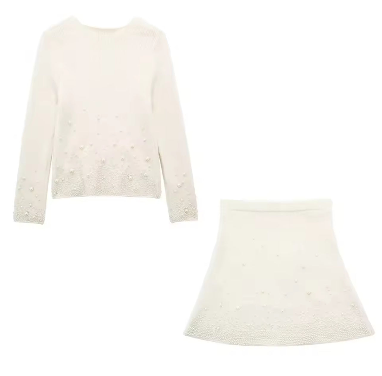 Pull et jupe avec détails perlés