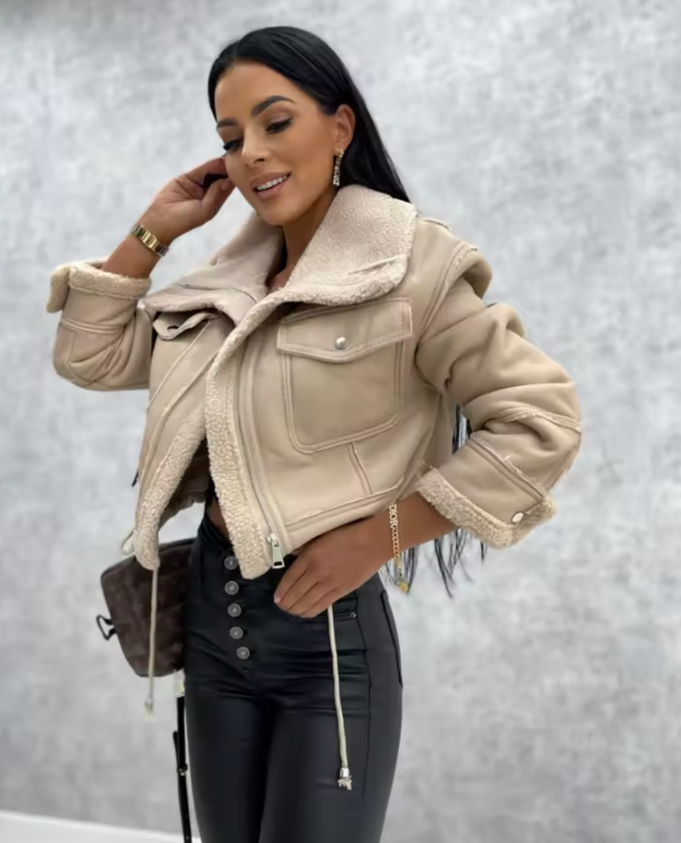 Veste avec fausse fourrure