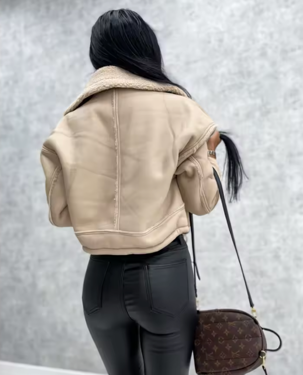 Veste avec fausse fourrure