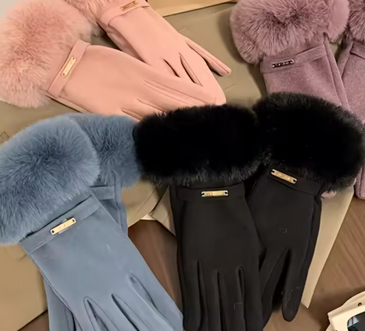 Gants avec poignets pelucheuses