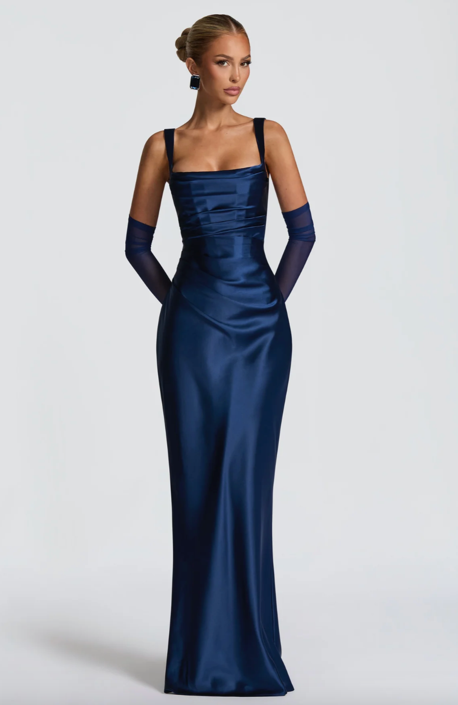 Robe longue en satin style sirène