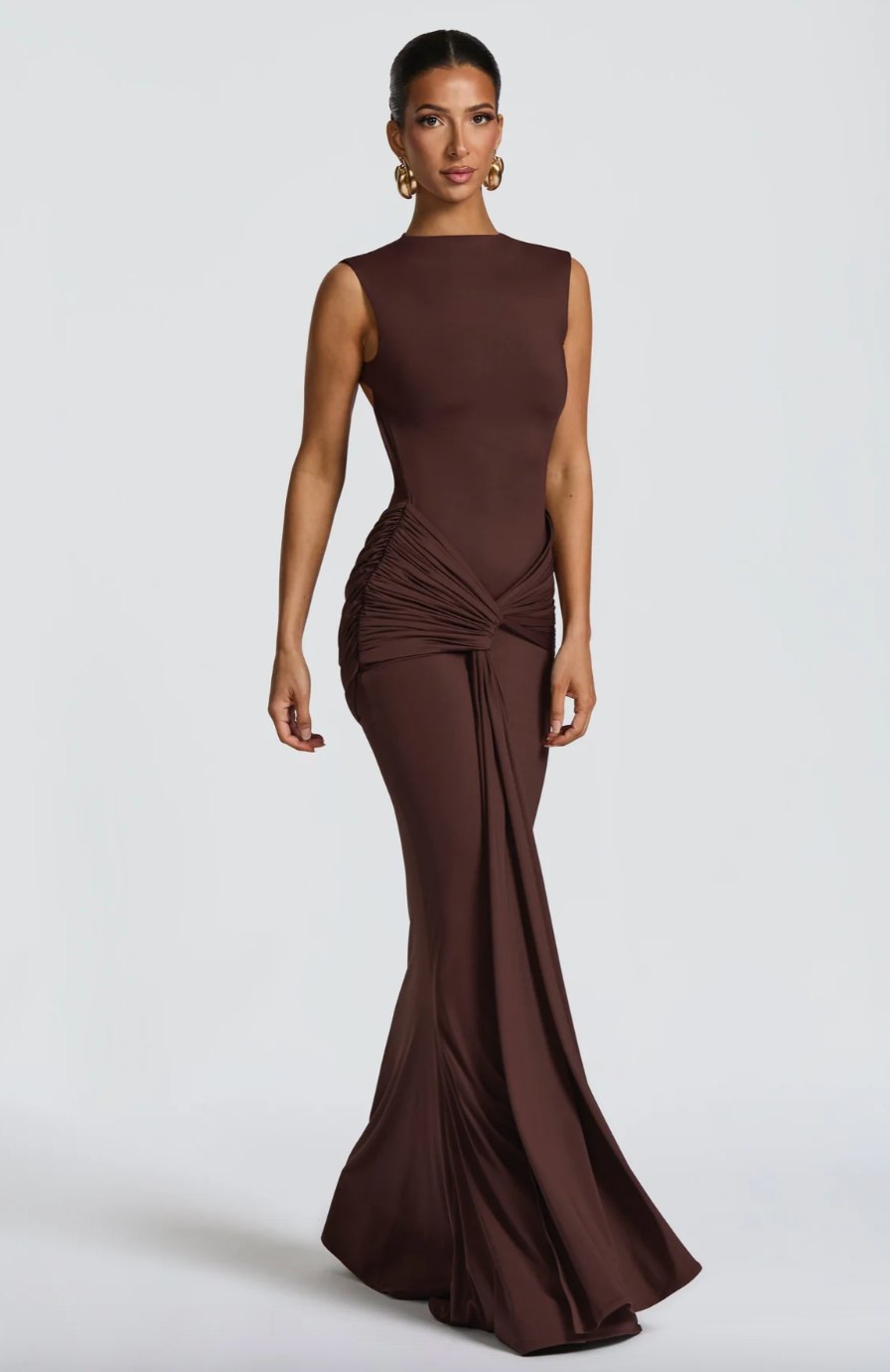 Robe longue avec dos ouvert