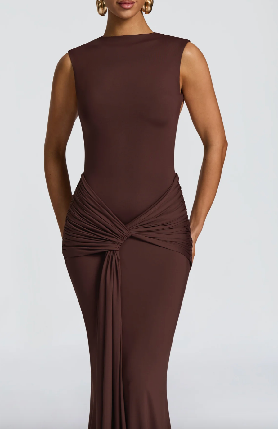 Robe longue avec dos ouvert