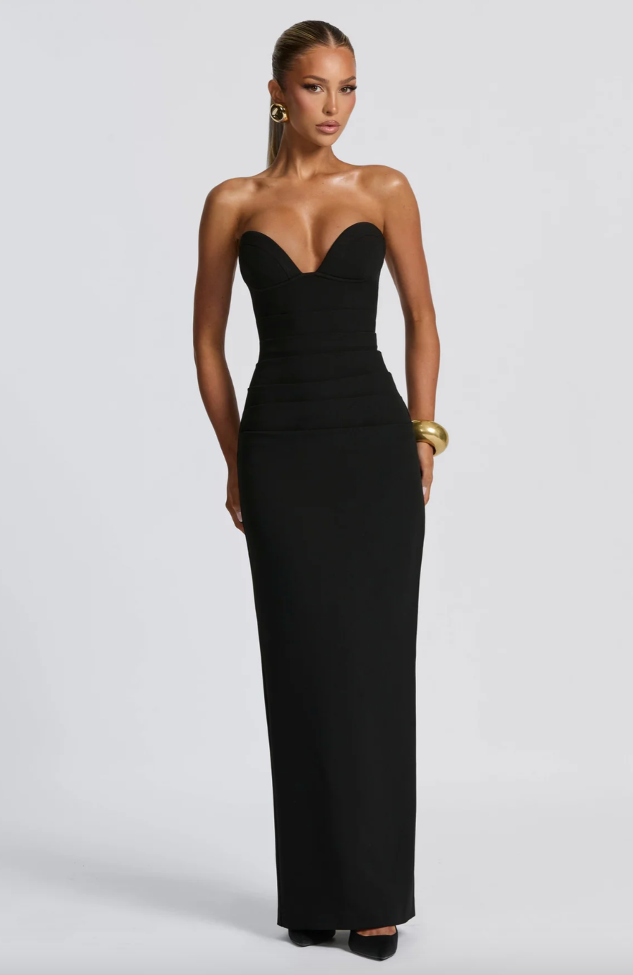 Robe longue avec épaules dénudés