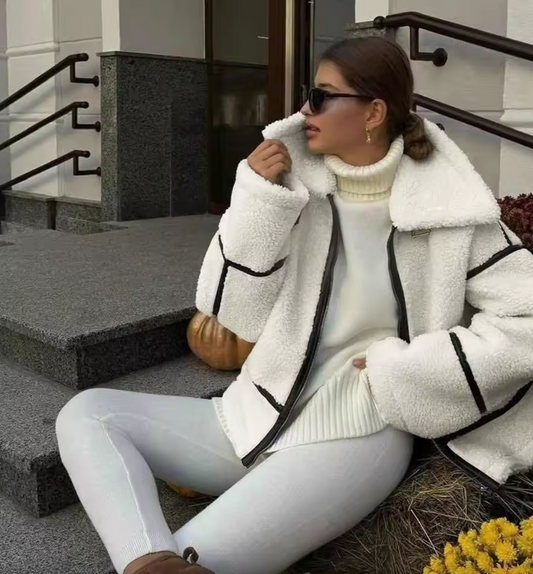 Manteau en laine avec fausse fourrure