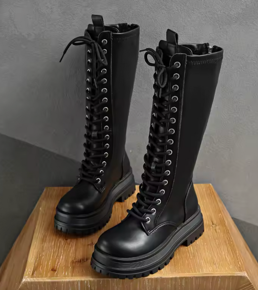 Bottes haute avec lacets