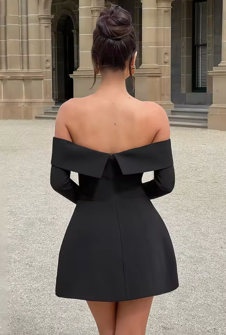 Robe moulante avec épaules dénudées