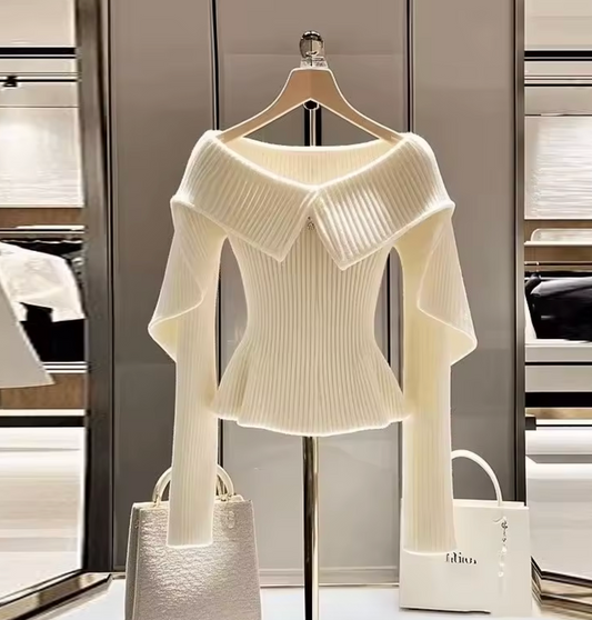 Pull tricoté avec épaules dénudées