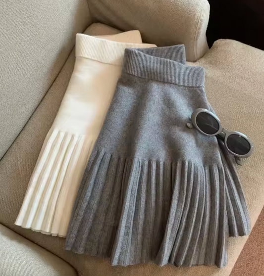 Jupe courte en maille plissée