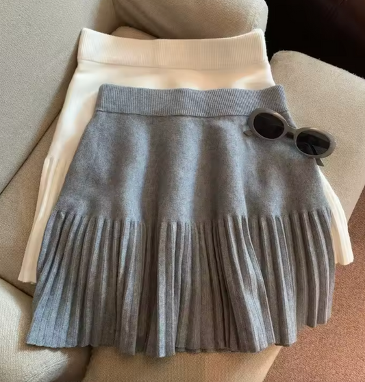 Jupe courte en maille plissée