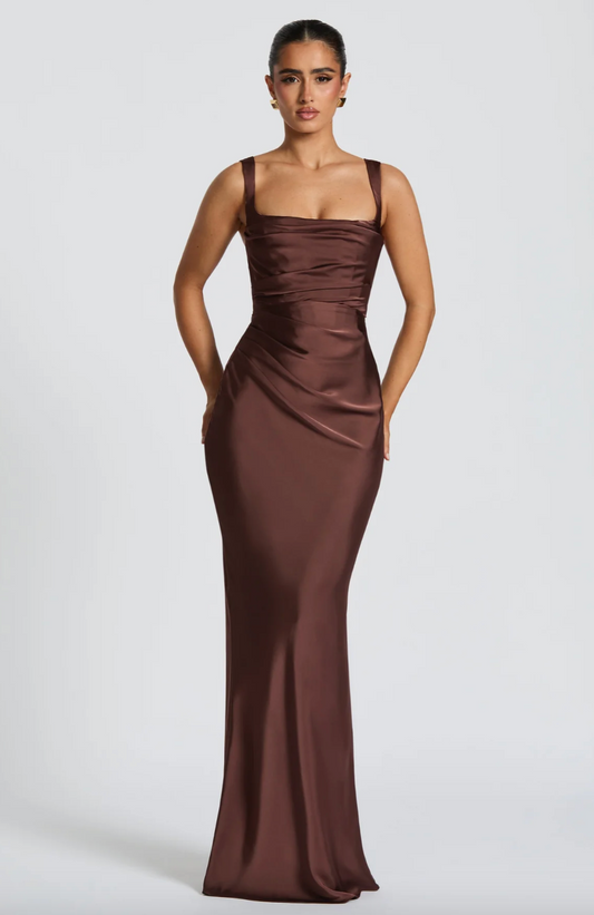 Robe longue en satin style sirène