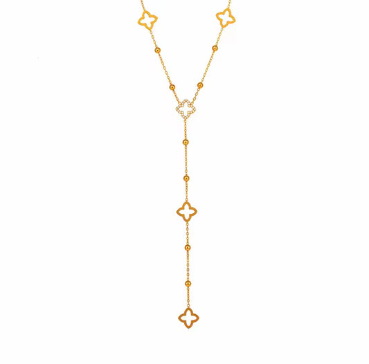 Collier élégant avec trèfles