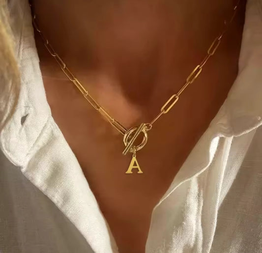 Collier en acier inoxydable avec lettre alphabet